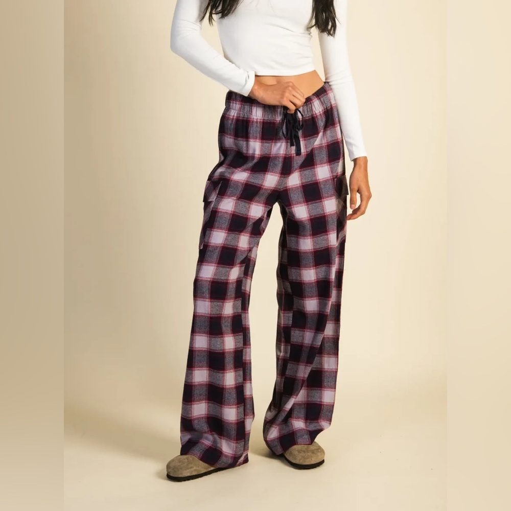 HARLOW KHLOE CARGO PANT - LILAC size large brand new with tags